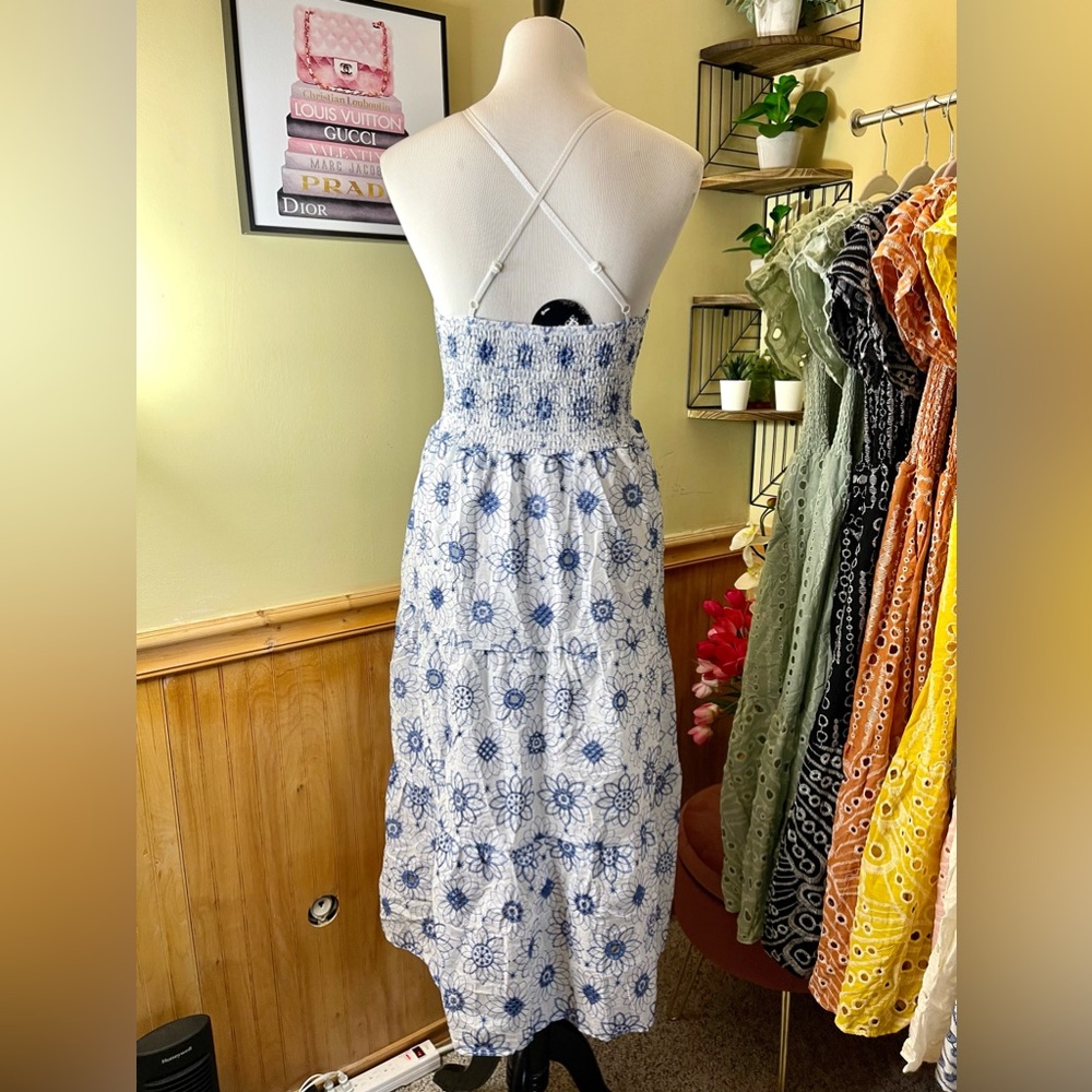 🌷Brand New halter eyelet dress fully embroidered can fit Sm up to M price firm! - Picture 5 of 6